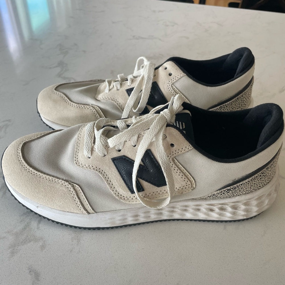 New Balance sneakers - size 11